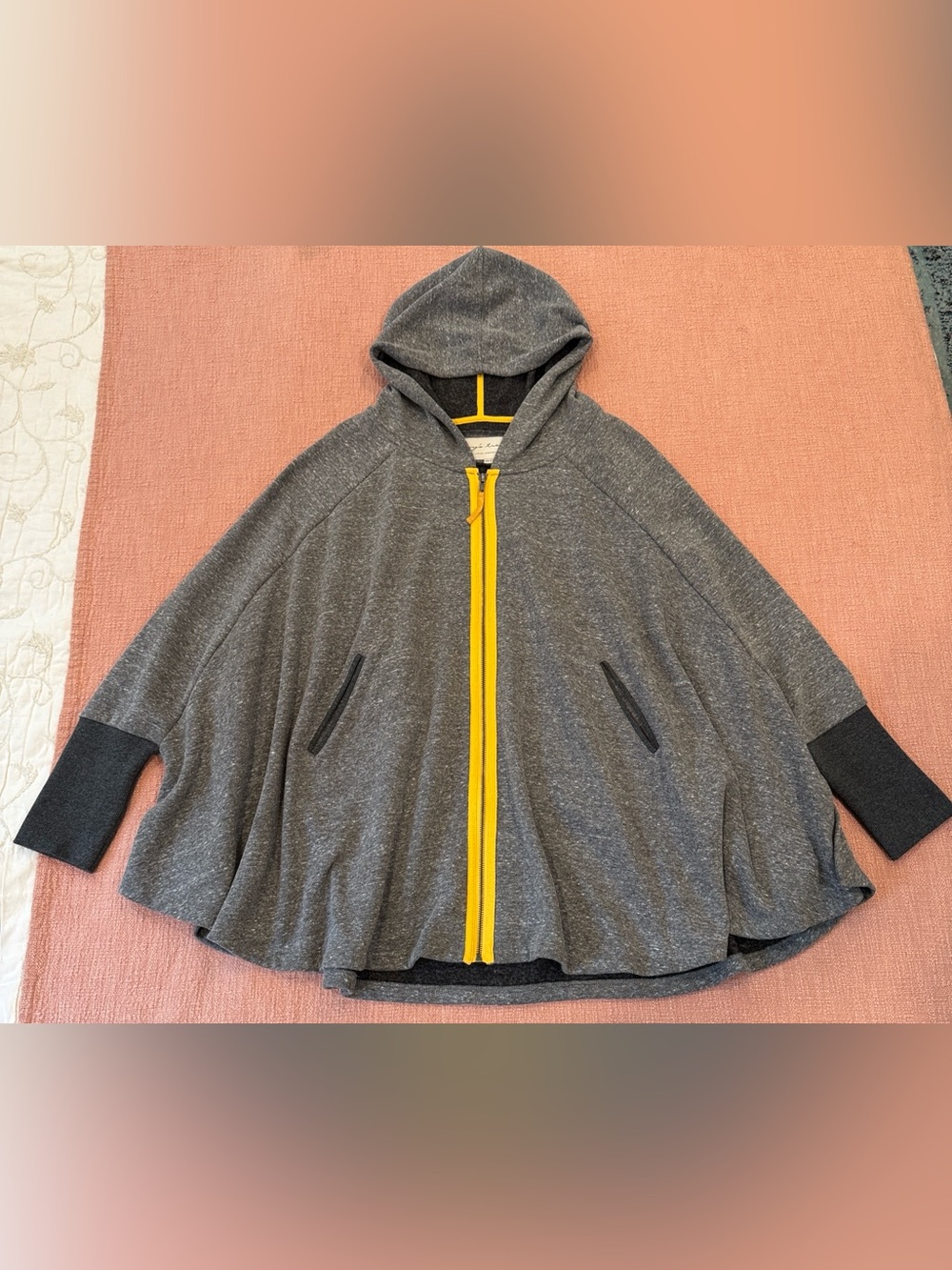 Gray fleece Hooded Cape S/M by Evy’s Tree